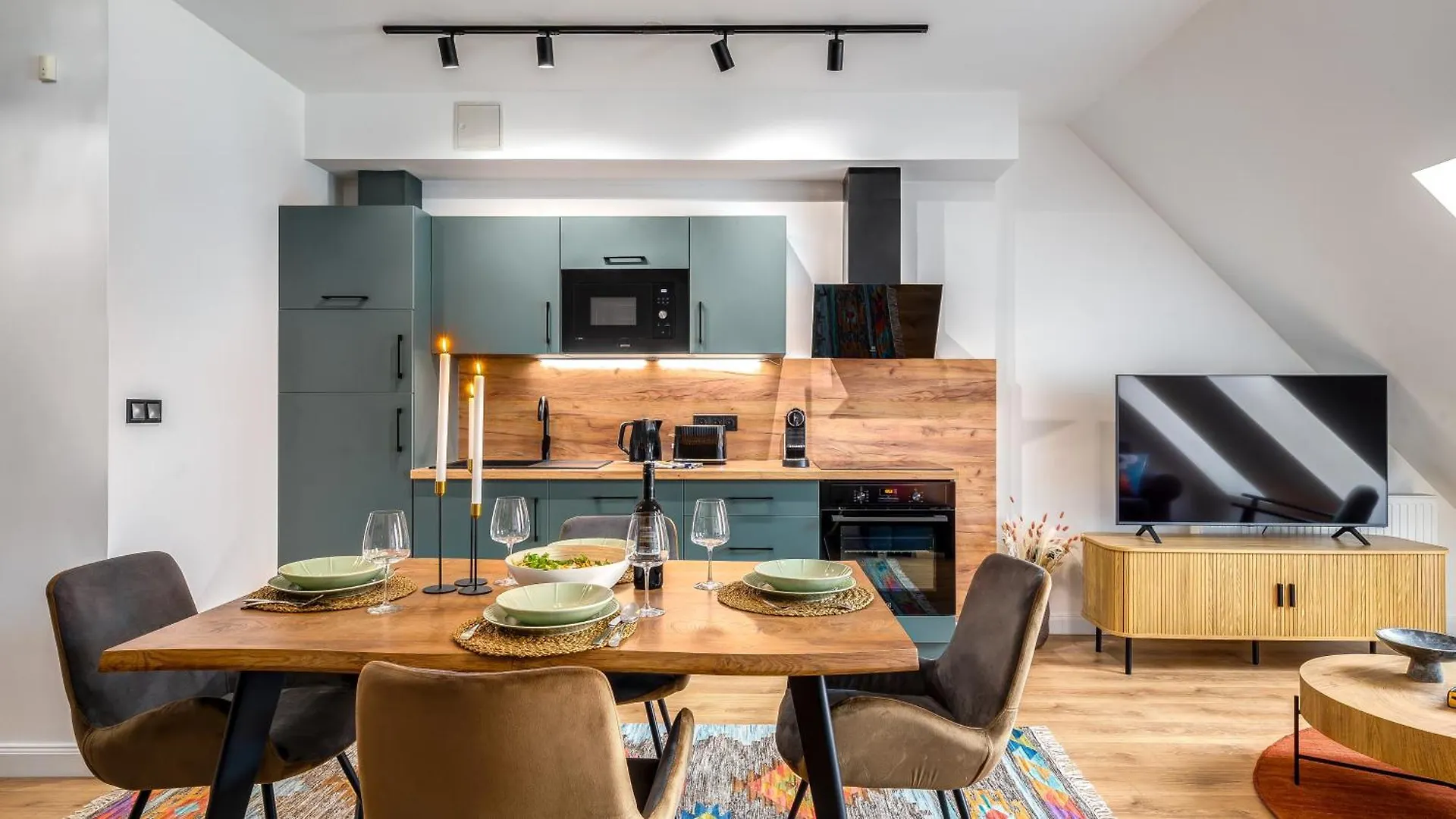 Stylish Flat With Parking In Budapests Vibrant Area