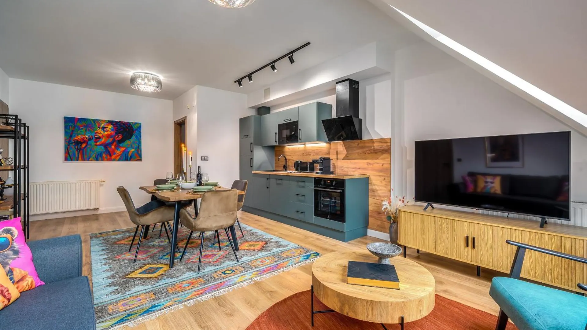 Stylish Flat With Parking In Budapests Vibrant Area location